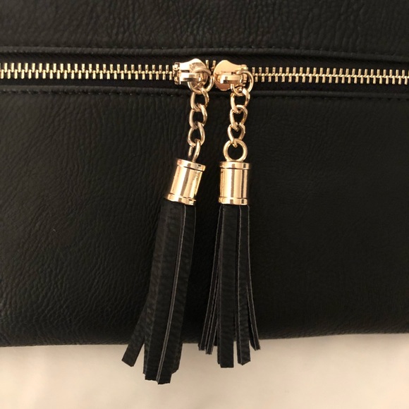 Black Tassel Crossbody Bag - Picture 4 of 7